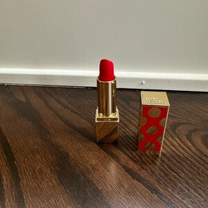 Estée Lauder Limited Edition lipstick in color Red Ribbon